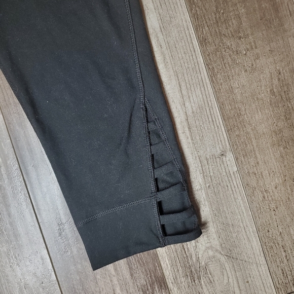 C9 by Champion Black DuoDry Criss-Cross Cutout Women's Size Medium Leggings EUC - Picture 4 of 11